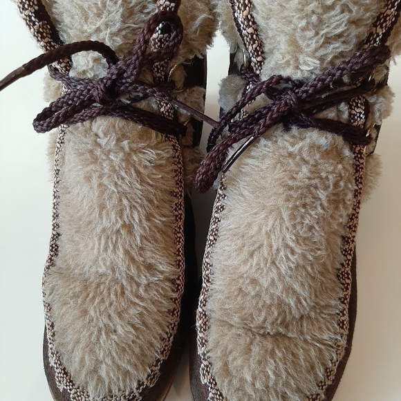 Vintage 60s Sherpa and Brown suede warm winter lace up booties.  Size 7 - Picture 3 of 8